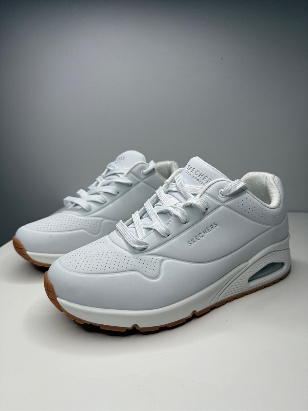 NWOT Skechers UNO STAND ON AIR Women’s Sneakers Wide Fit Size 11
